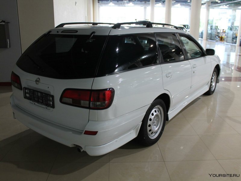 Ниссан Авенир 2004 г в фото
