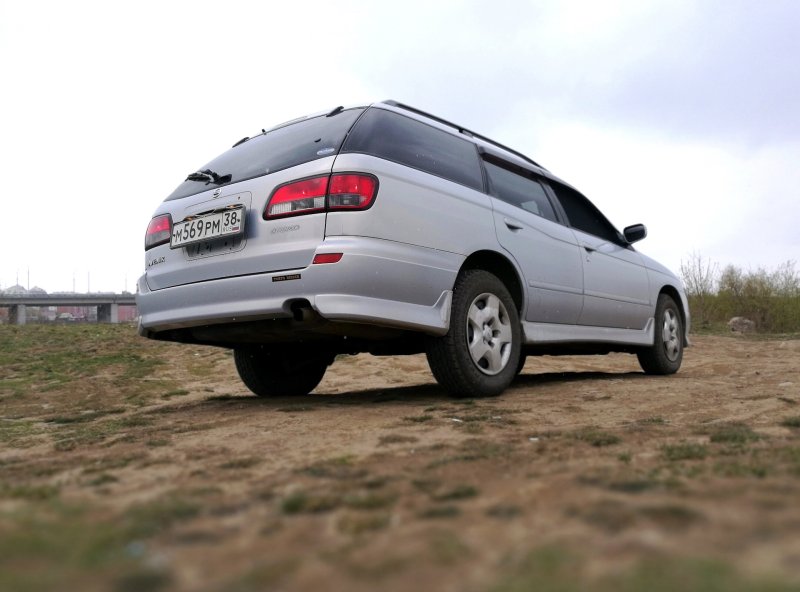 Nissan Avenir 11