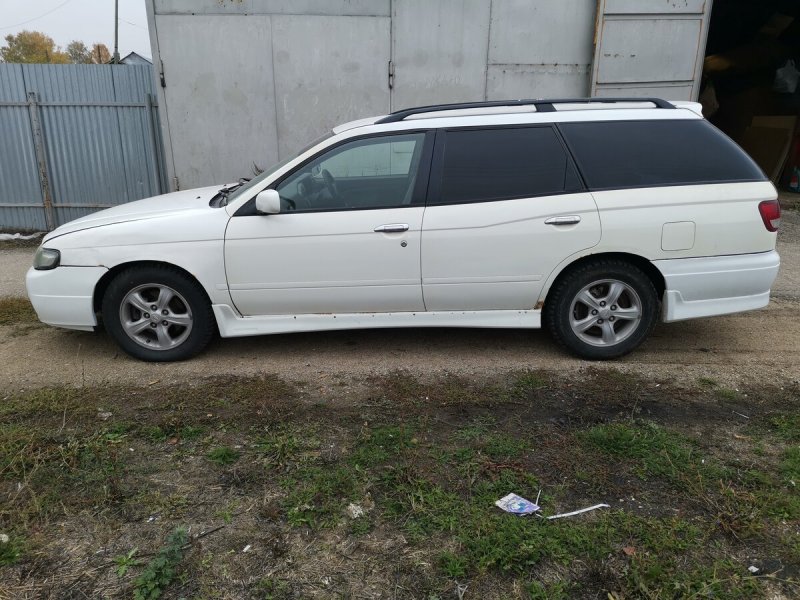 Ниссан Авенир 1999