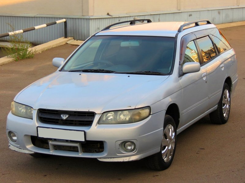 Nissan Avenir