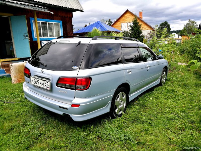 Ниссан Авенир 2004