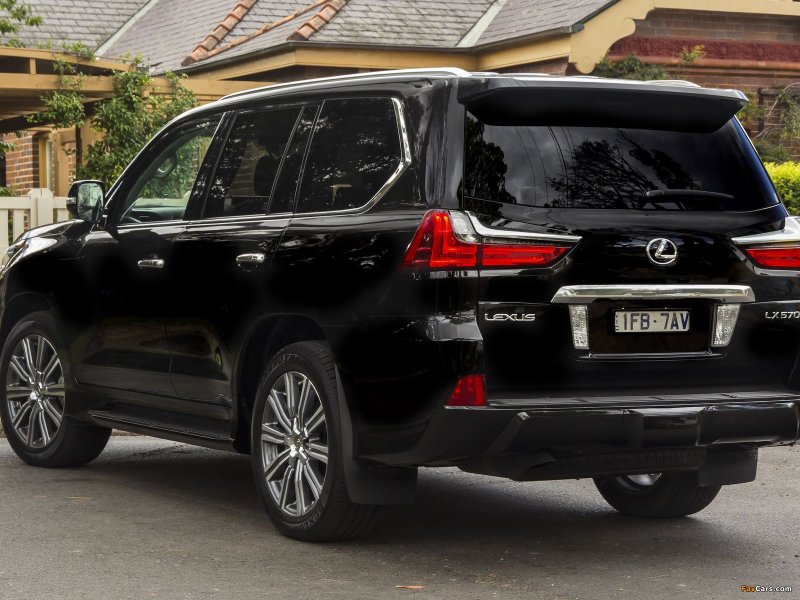 Внедорожник Lexus LX 570