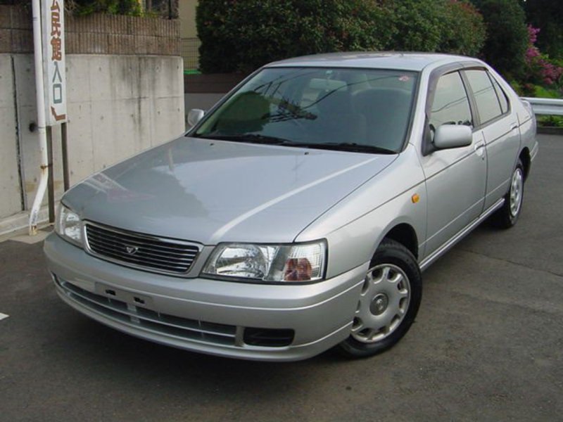 Nissan Bluebird Eprise 2001