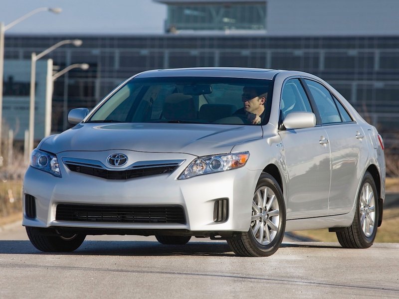 Toyota Camry Hybrid 2011