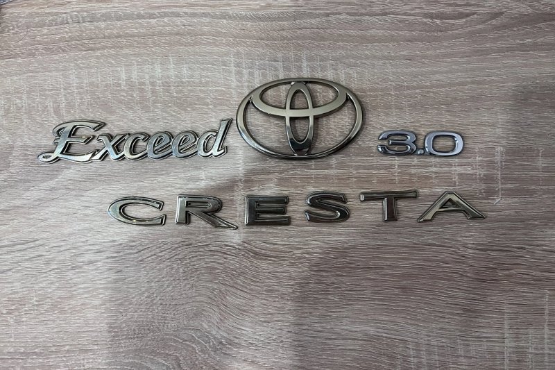Шильдик Toyota Venza looking