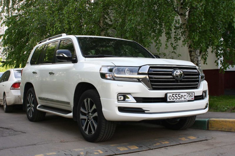 Toyota Land Cruiser 200 Excalibur