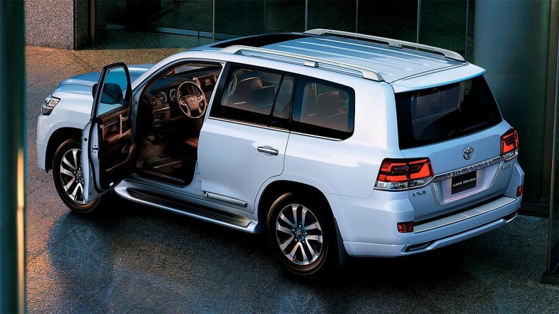 Toyota Land Cruiser 200 Excalibur