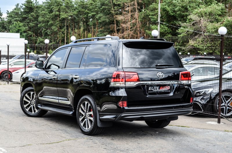 Toyota Land Cruiser 200 Excalibur