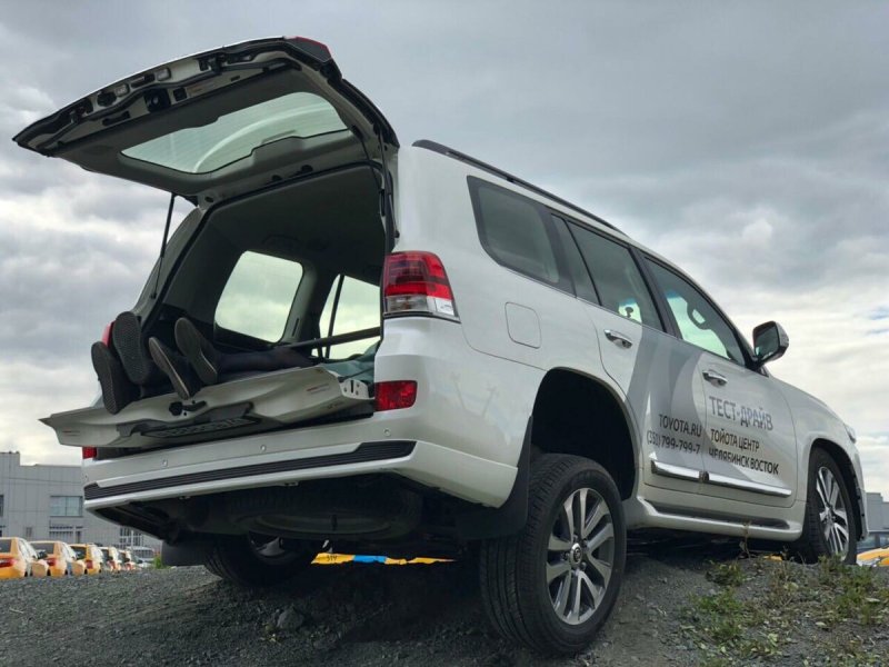 Toyota Land Cruiser 200 2019