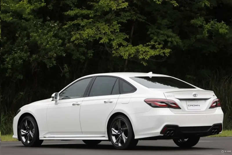 Toyota Crown RS 2020