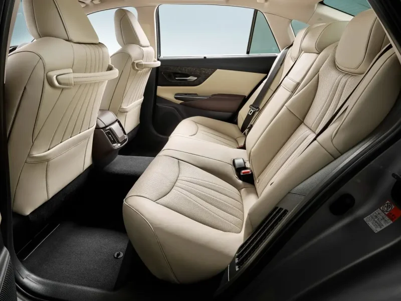 Toyota Crown 2018 (s220)