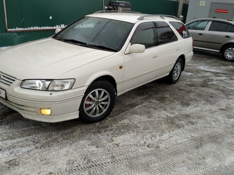 Toyota Camry Gracia