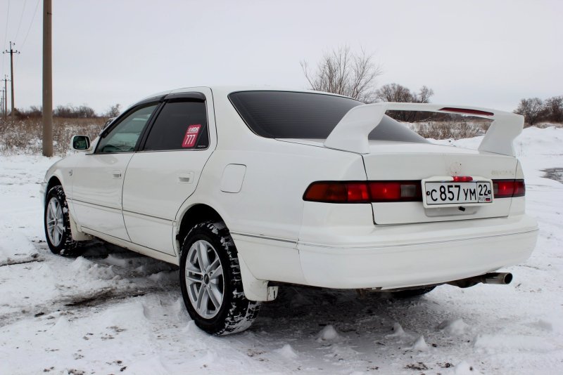 Toyota Камри Грасиа 2001 г. какая