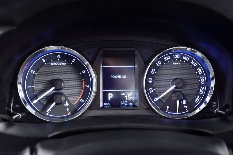 Приборная панель Toyota Corolla 2014
