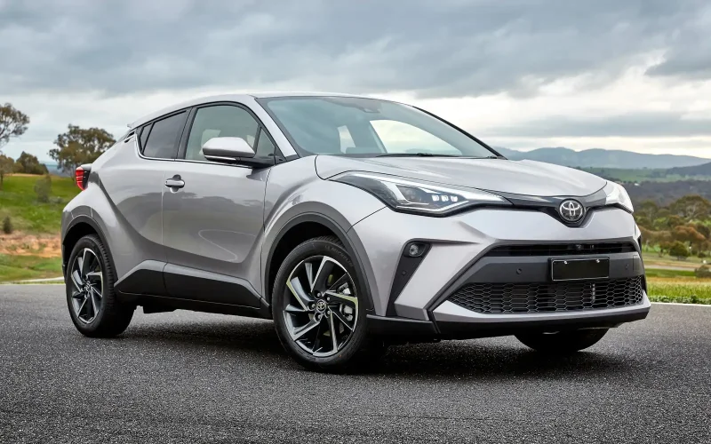 Toyota Chr красная