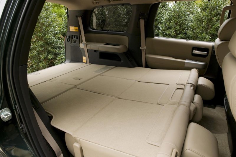 Toyota Sequoia 2 салон
