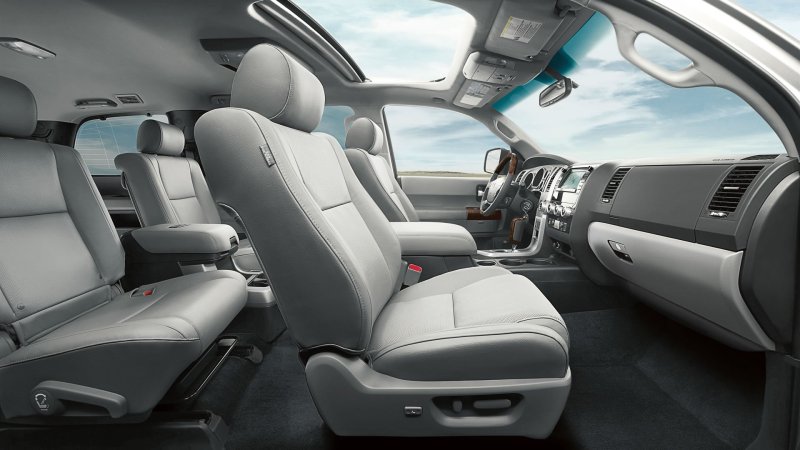 Toyota Sequoia 2015 салон