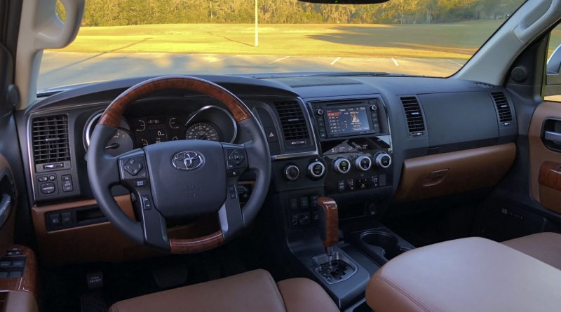Toyota Sequoia 2021 салон