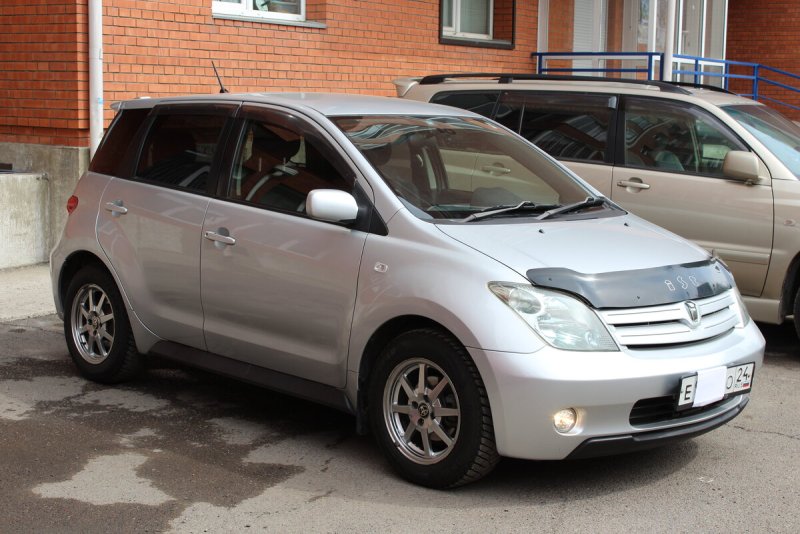 Toyota ist/Temp 2003