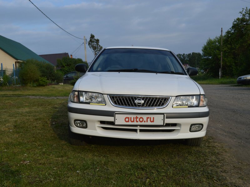 Nissan Sunny 200