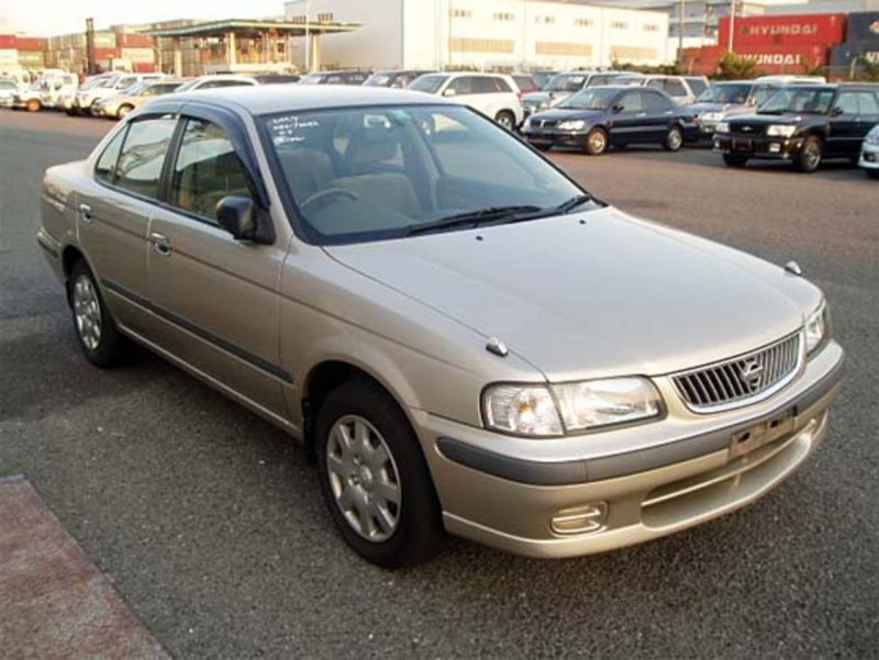 Nissan Sunny и Toyota