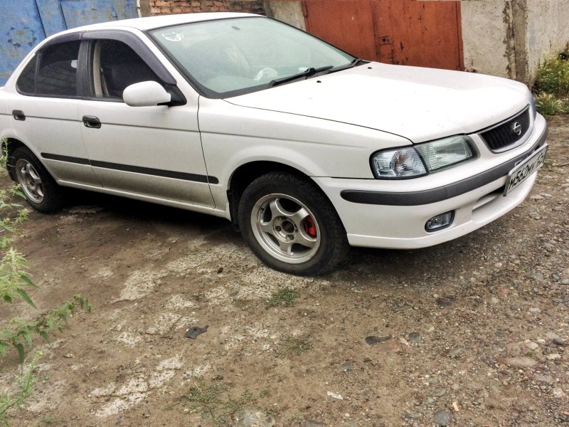 Nissan Sunny b13 stance
