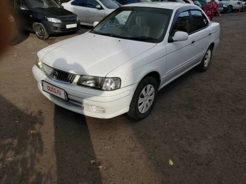 Nissan Sunny 1985 b12
