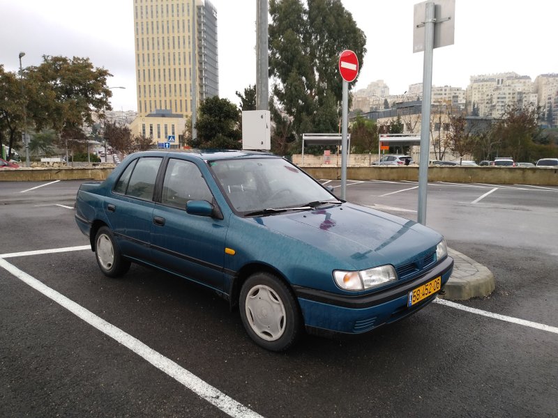 Nissan Sunny b15 черная решетка