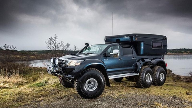 Toyota Hilux 6x6