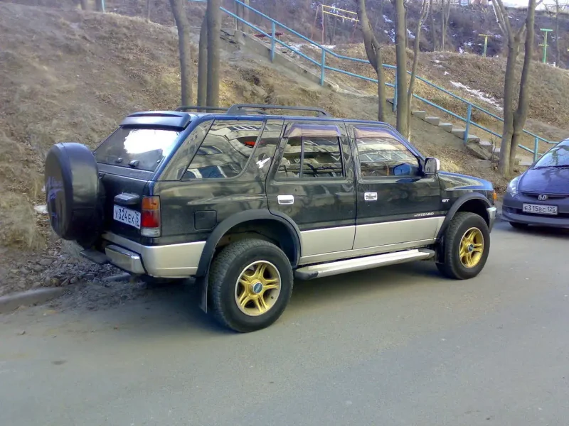 Исузу Визард 1997