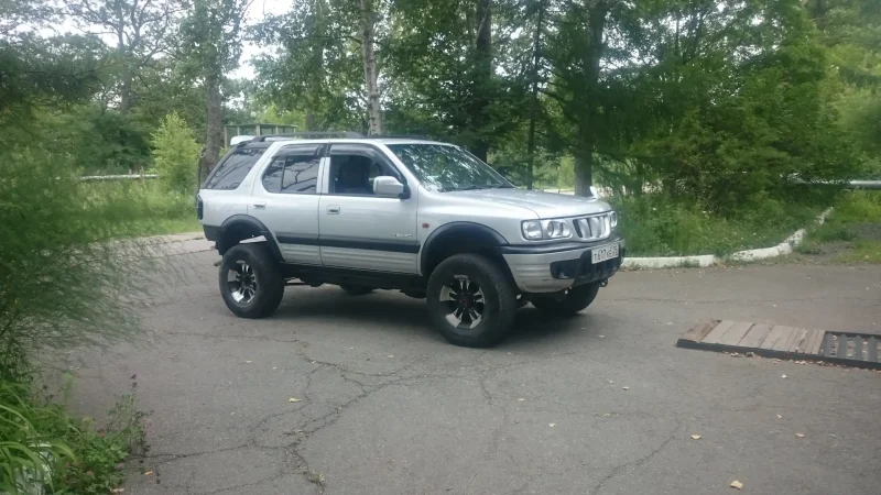 Isuzu Wizard Alive