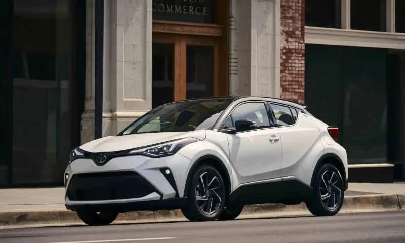 Тойота c-HR 2021