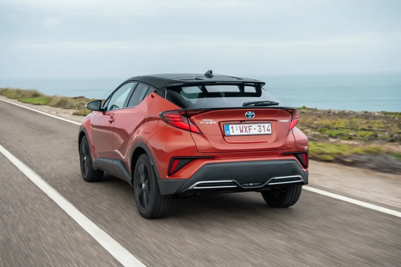 Тойота c-HR 2019