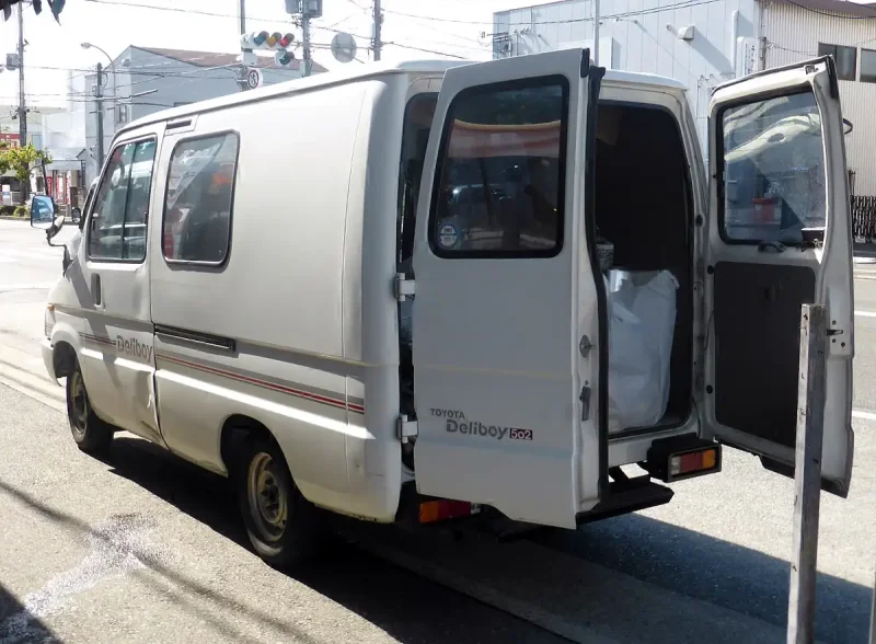 Toyota Deliboy задний бампер