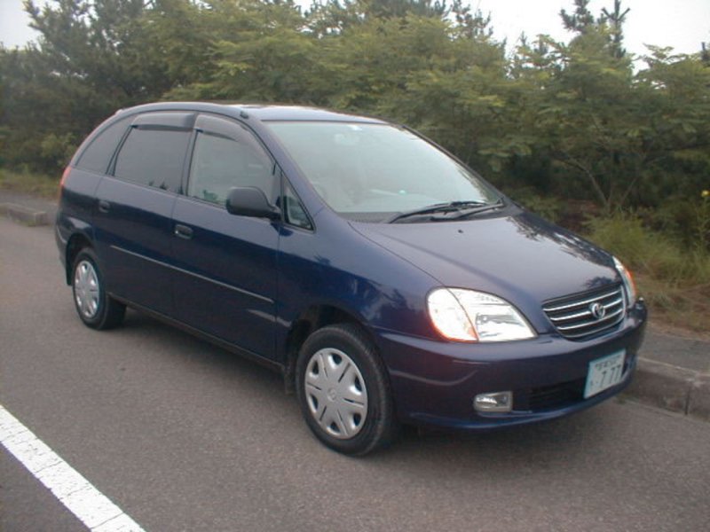 Тойота Надия 2005