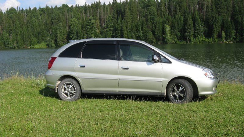 Toyota Nadia, 2001 год