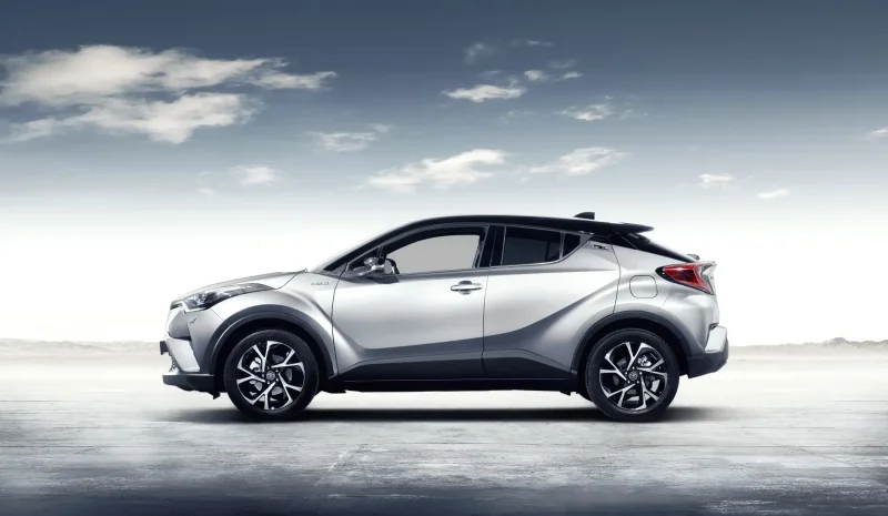 Тойота кроссовер c-HR салон