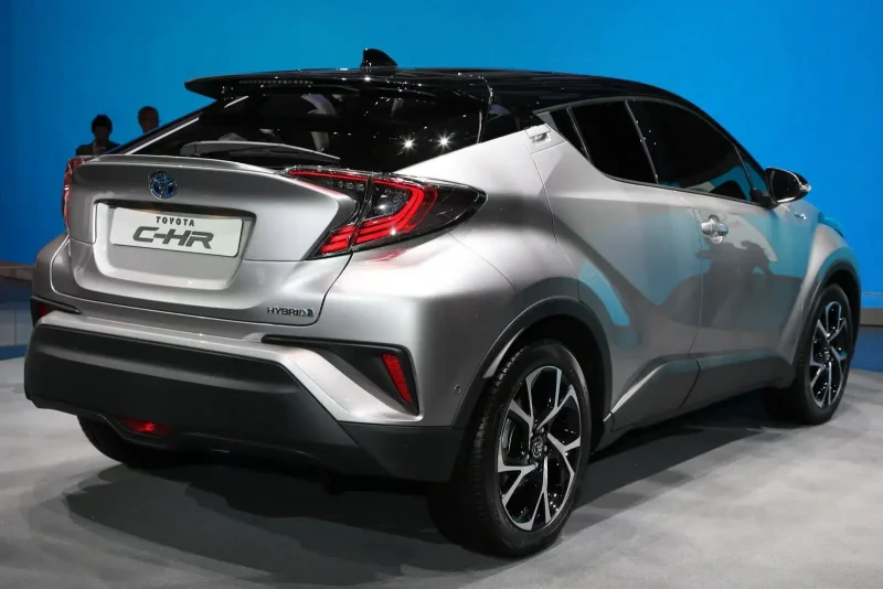 Тойота c-HR 2019