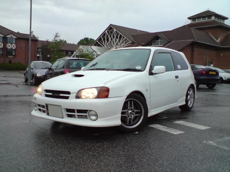 Toyota Starlet Glanza gt