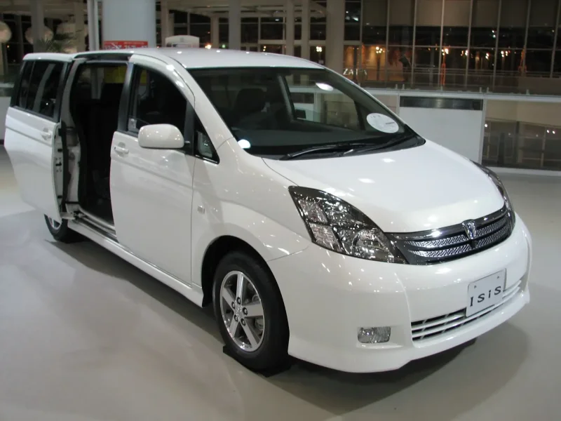 Toyota Isis 2020