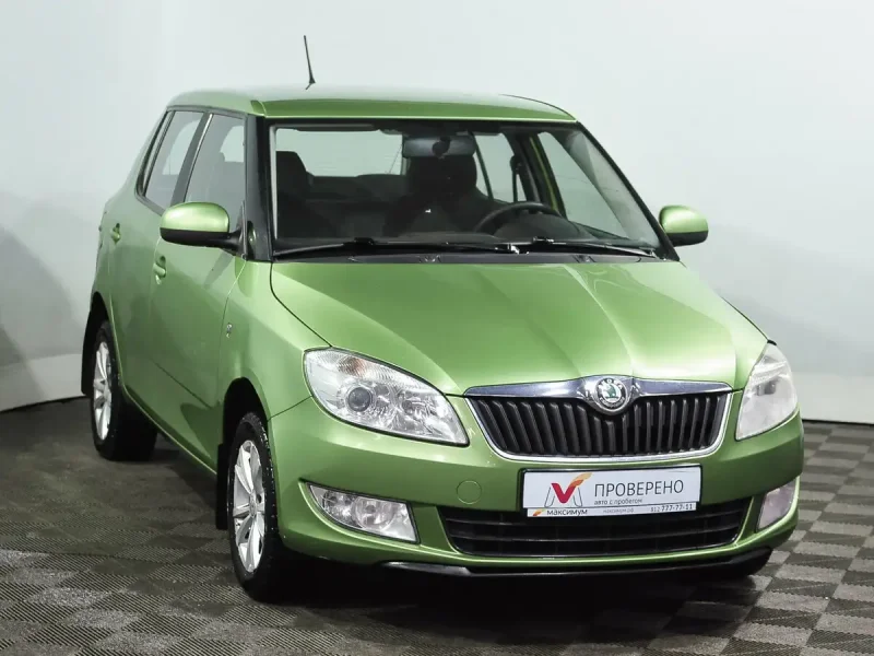 Шкода Fabia 2012