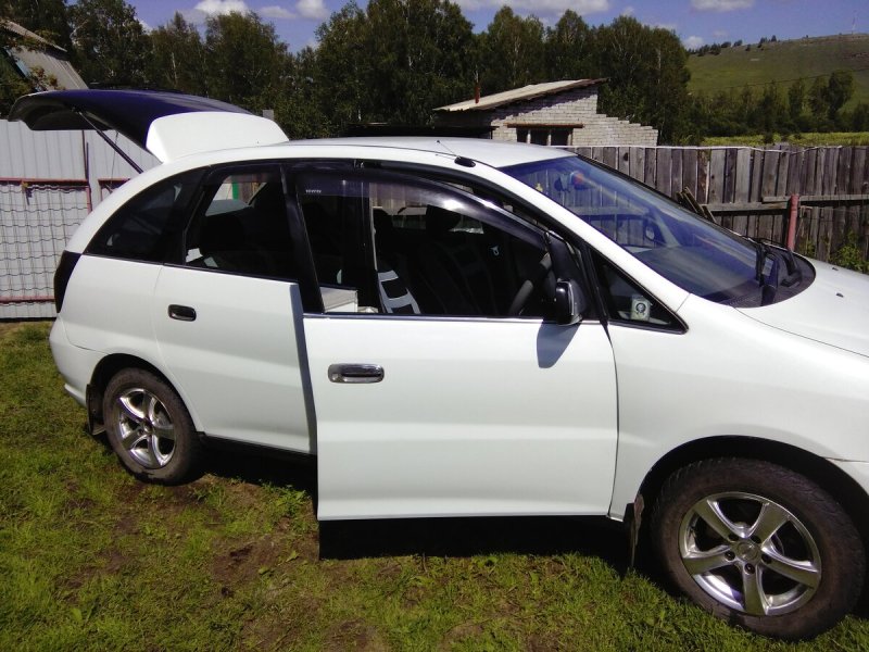 Крышка багажника Toyota Nadia su
