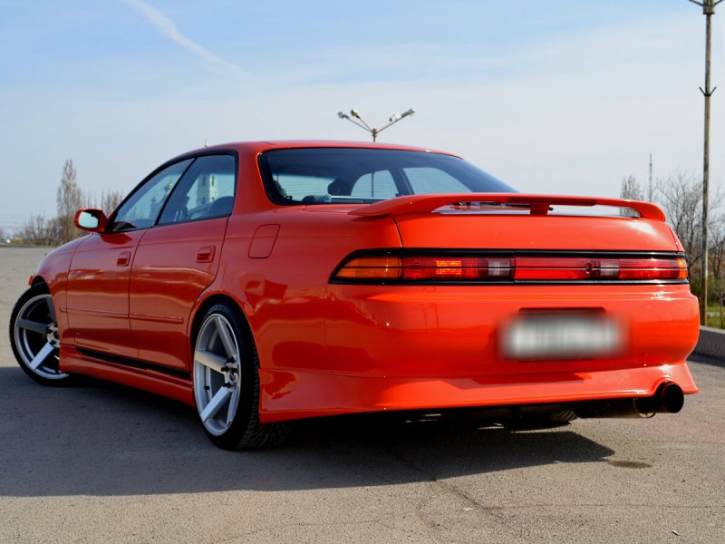 Toyota Mark 90 красный