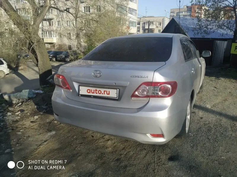 Тойота Приус 2015 года