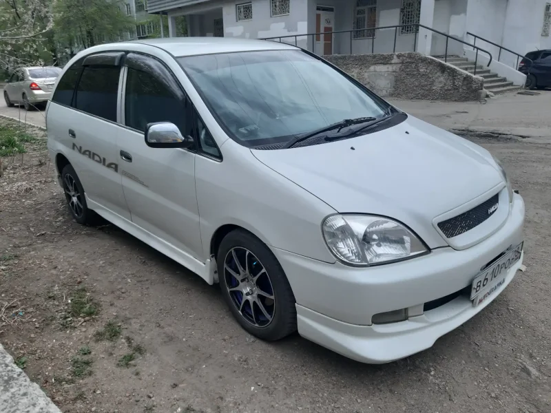 Toyota Nadia Type su 2001