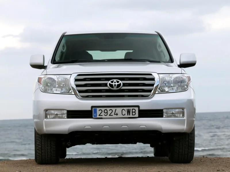 Тойота Land Cruiser 200