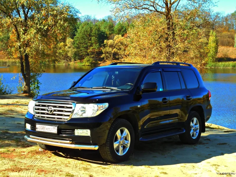 Toyota Land Cruiser 200 v8