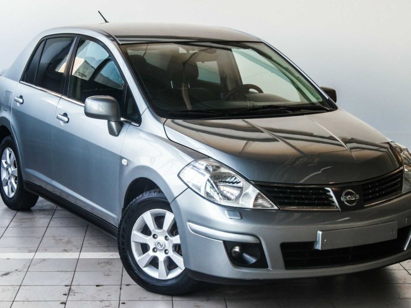 Toyota Nissan Tiida