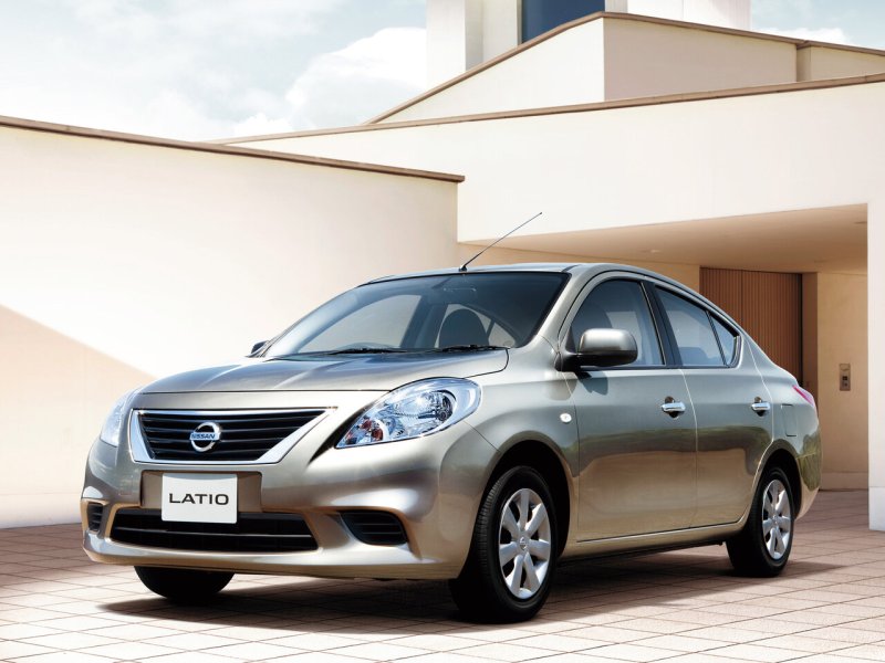 Nissan Versa SV 2014