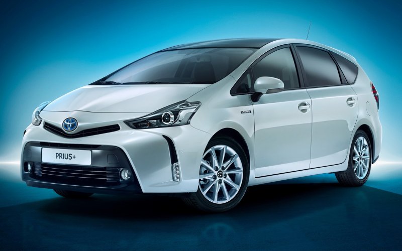 Toyota Prius Plus 2016